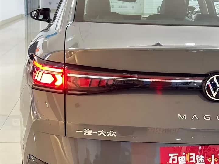 Фото 15 - Volkswagen Magotan