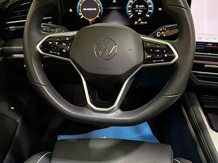 Фото 19 - Volkswagen Magotan