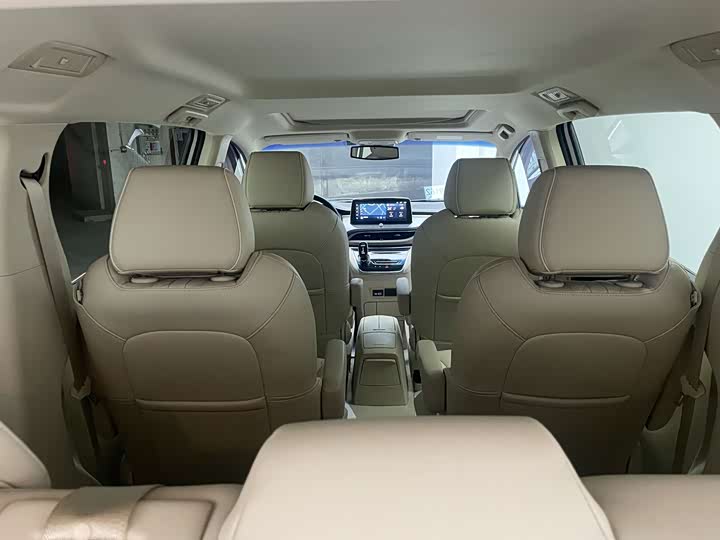 Фото 17 - Buick GL8 ES