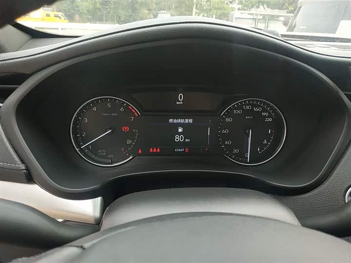 Фото 12 - Cadillac XT4