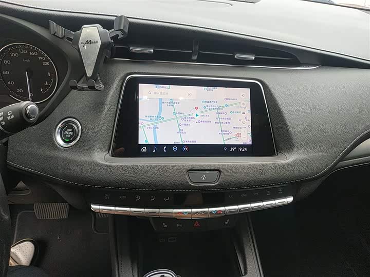 Фото 13 - Cadillac XT4