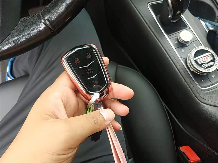 Фото 9 - Cadillac XT4