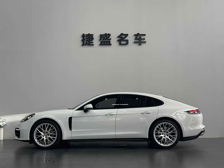 Фото 3 - Porsche Panamera