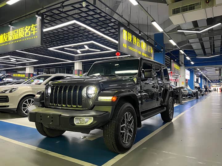 Фото 1 - Jeep Wrangler Hybrid
