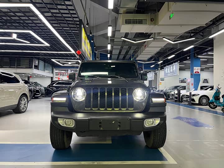 Фото 2 - Jeep Wrangler Hybrid