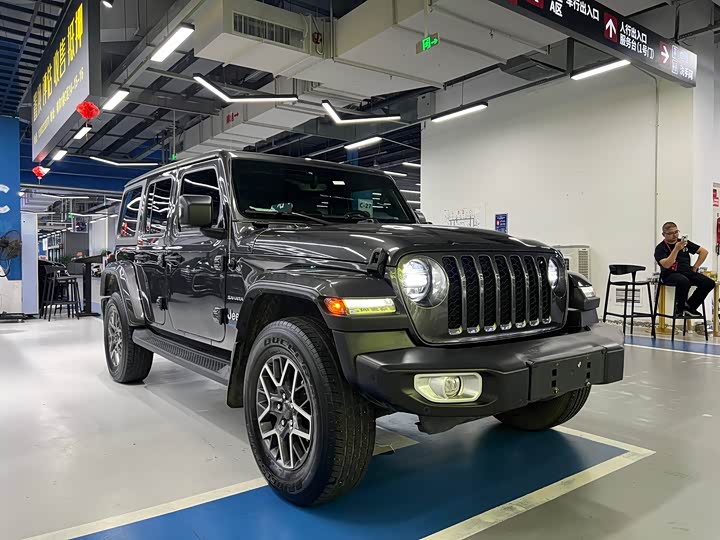 Фото 3 - Jeep Wrangler Hybrid