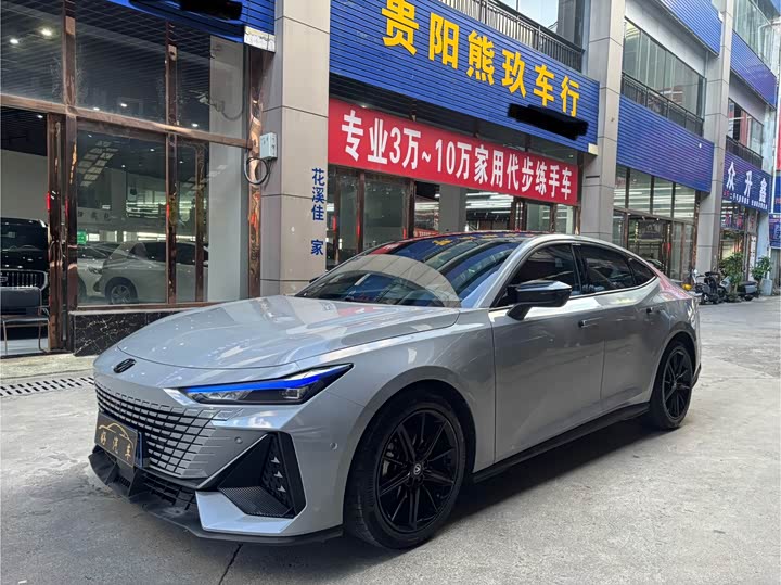 Фото 1 - Changan UNI-V