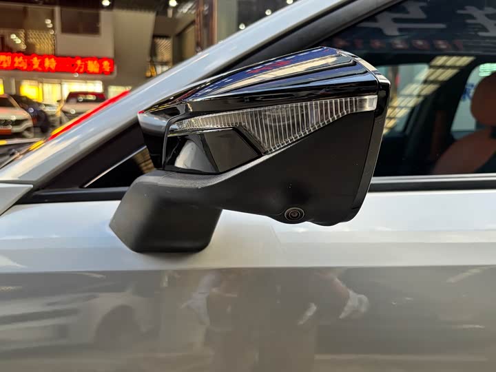 Фото 12 - Changan UNI-V