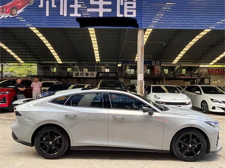 Фото 16 - Changan UNI-V