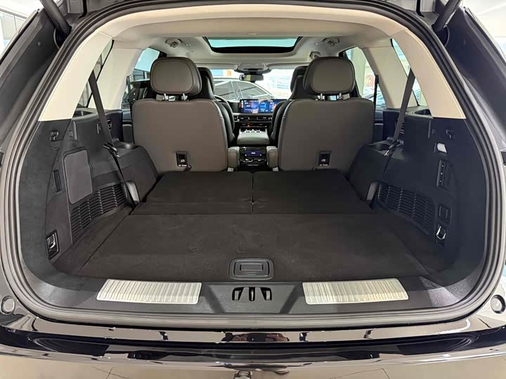 Фото 17 - Lincoln Aviator