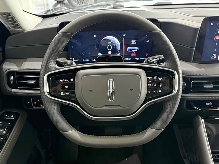 Фото 7 - Lincoln Aviator