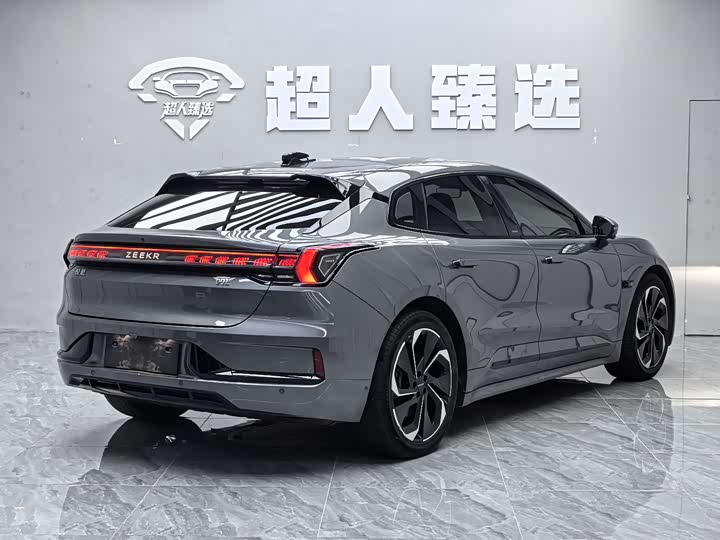 Фото 16 - Zeekr 001