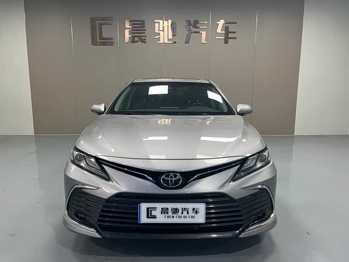 Фото 3 - Toyota Camry