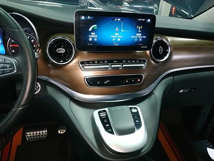 Фото 13 - Mercedes-Benz V-Class