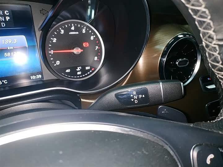 Фото 14 - Mercedes-Benz V-Class