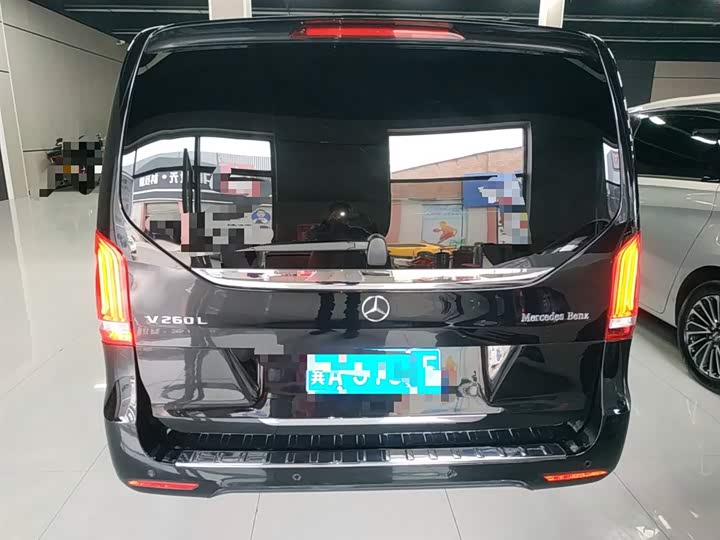 Фото 6 - Mercedes-Benz V-Class