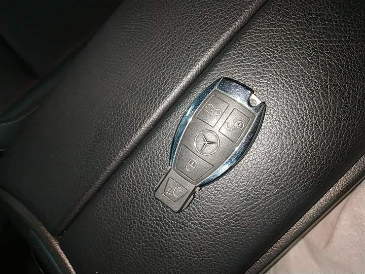 Фото 9 - Mercedes-Benz V-Class