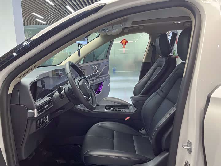 Фото 8 - Lincoln Corsair