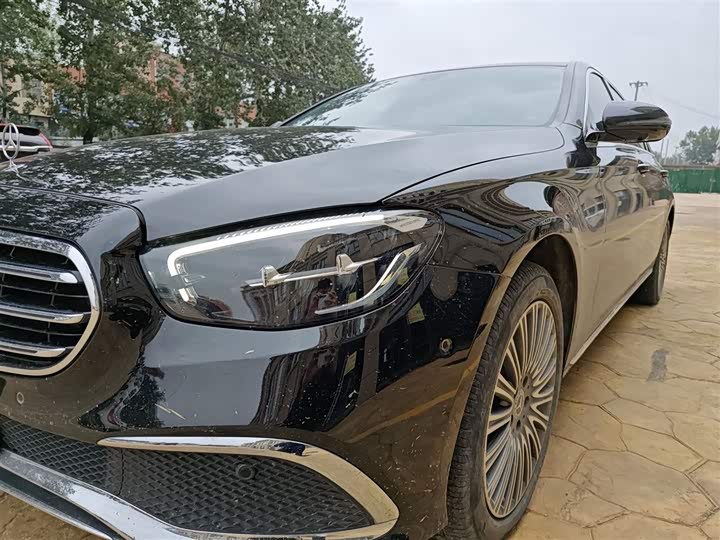 Фото 5 - Mercedes-Benz E-Class