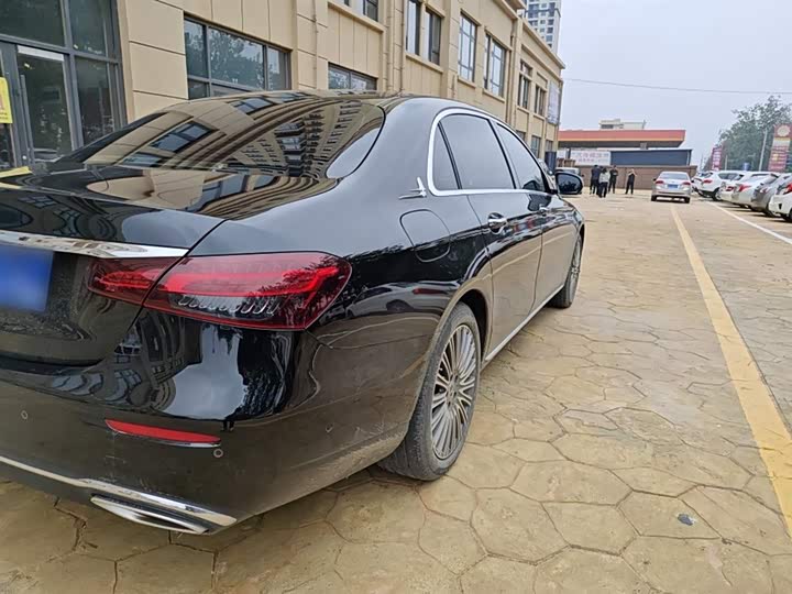 Фото 7 - Mercedes-Benz E-Class