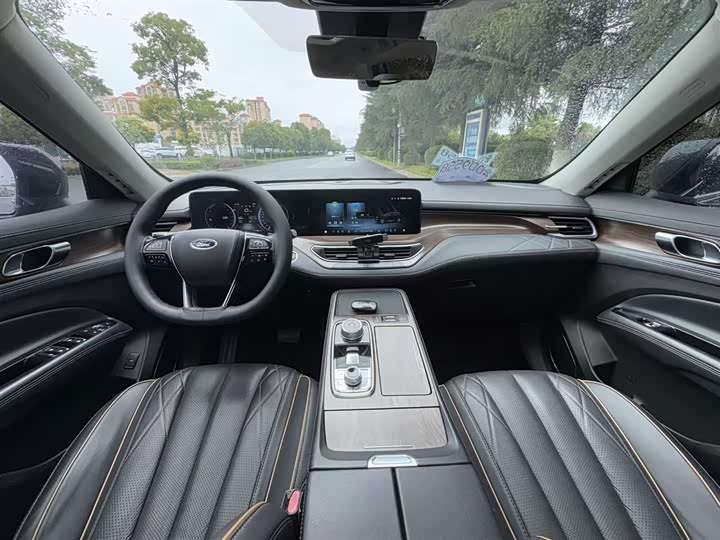 Фото 15 - Ford Equator