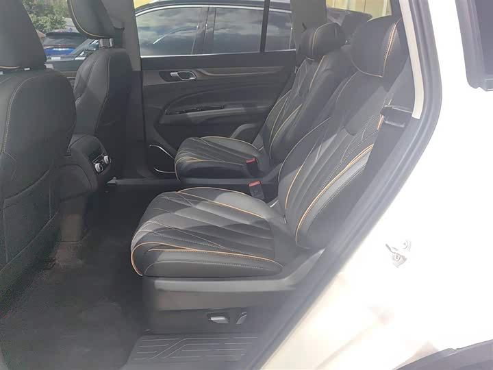 Фото 16 - Ford Equator