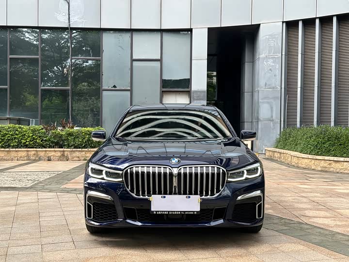 Фото 2 - BMW 7 Series