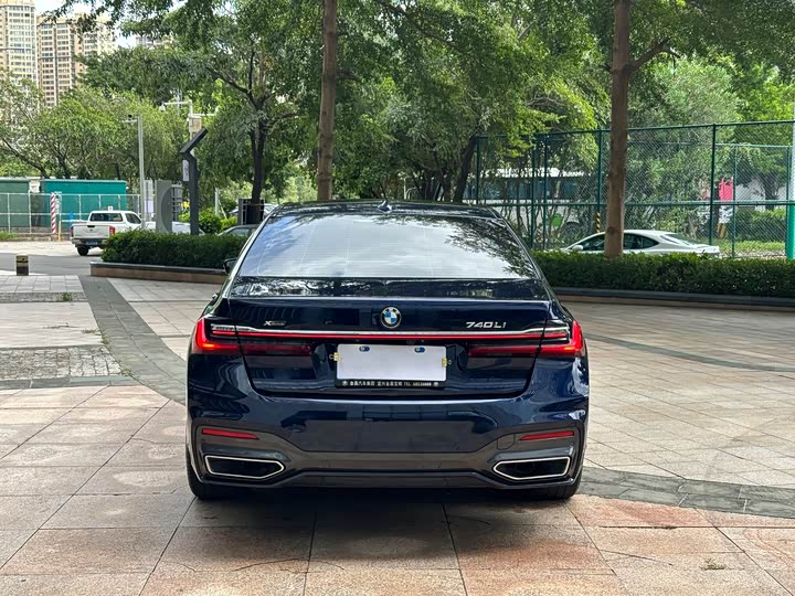 Фото 24 - BMW 7 Series