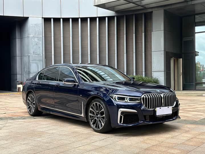 Фото 3 - BMW 7 Series