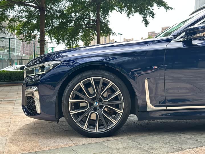 Фото 5 - BMW 7 Series