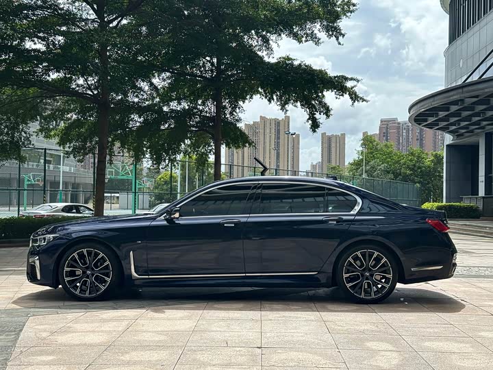 Фото 6 - BMW 7 Series