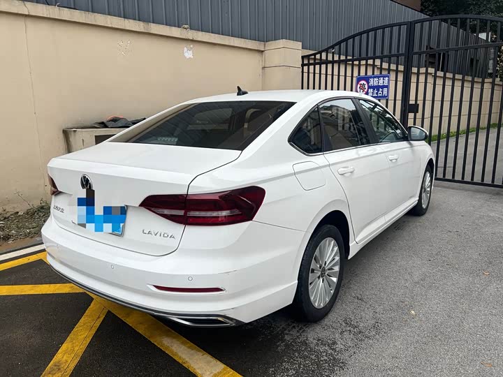 Фото 4 - Volkswagen Lavida