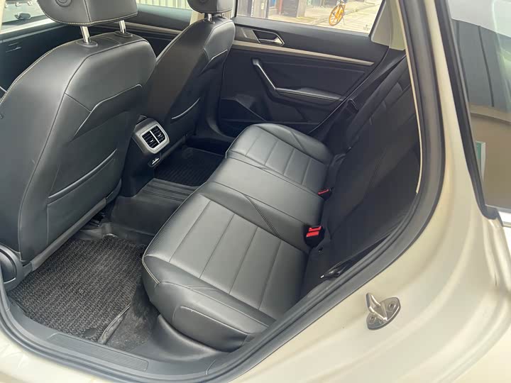 Фото 7 - Volkswagen Lavida