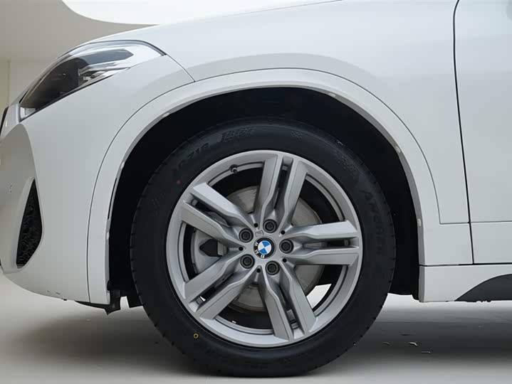 Фото 15 - BMW X2