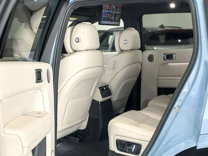 Фото 9 - LiXiang L7