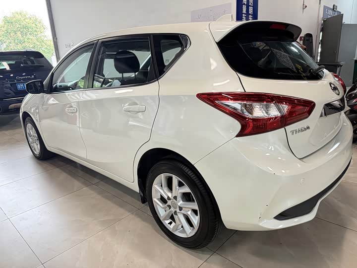 Фото 7 - Nissan Tiida