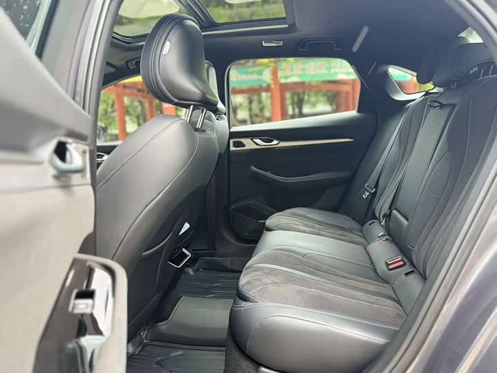 Фото 18 - Geely Preface