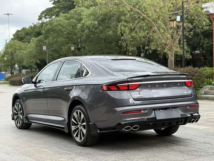 Фото 8 - Geely Preface