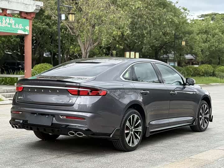 Фото 9 - Geely Preface