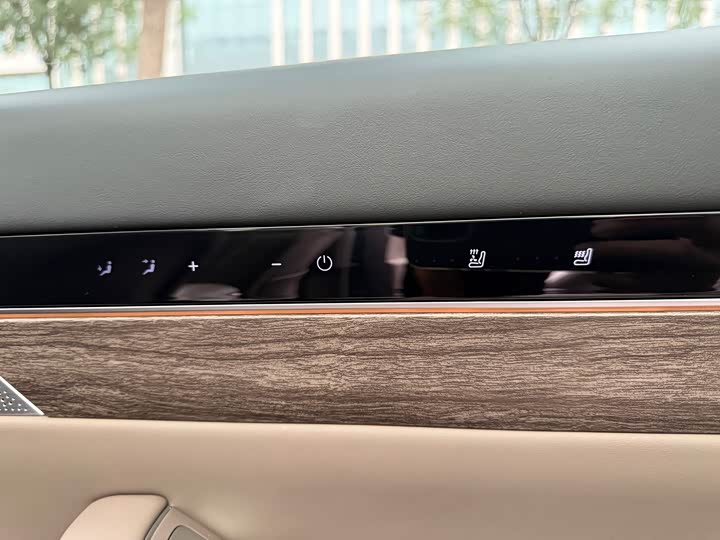 Фото 10 - Luxeed R7