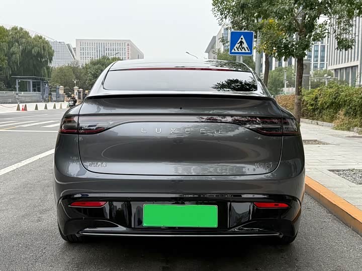 Фото 20 - Luxeed R7