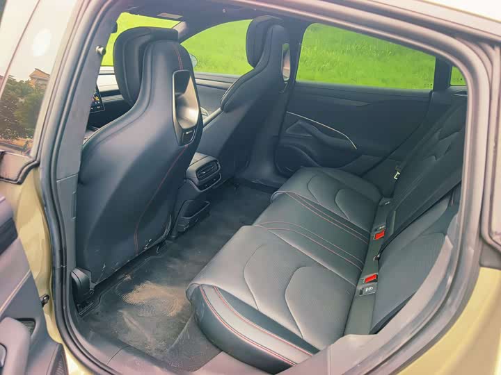 Фото 4 - Xiaomi SU7