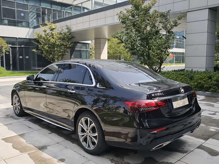 Фото 6 - Mercedes-Benz E-Class