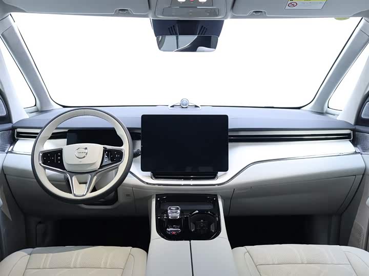 Фото 13 - Volvo EM90