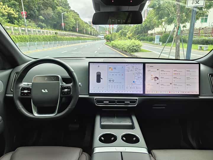 Фото 11 - LiXiang L8