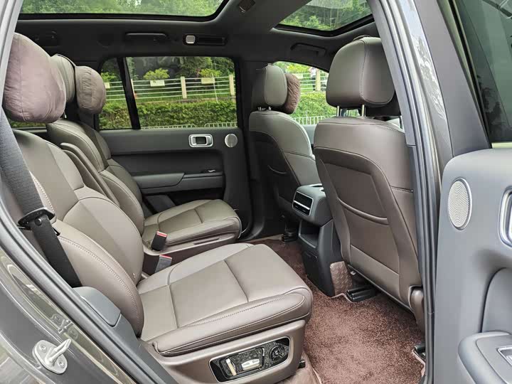 Фото 15 - LiXiang L8