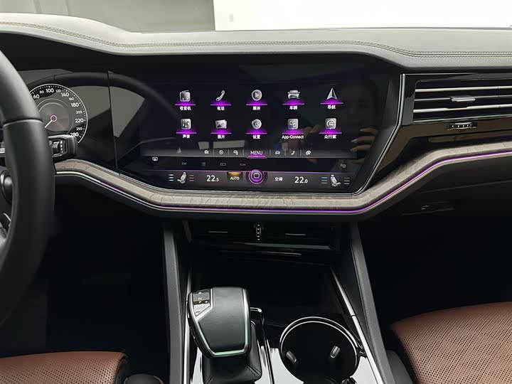 Фото 13 - Volkswagen Touareg