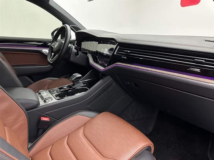 Фото 17 - Volkswagen Touareg