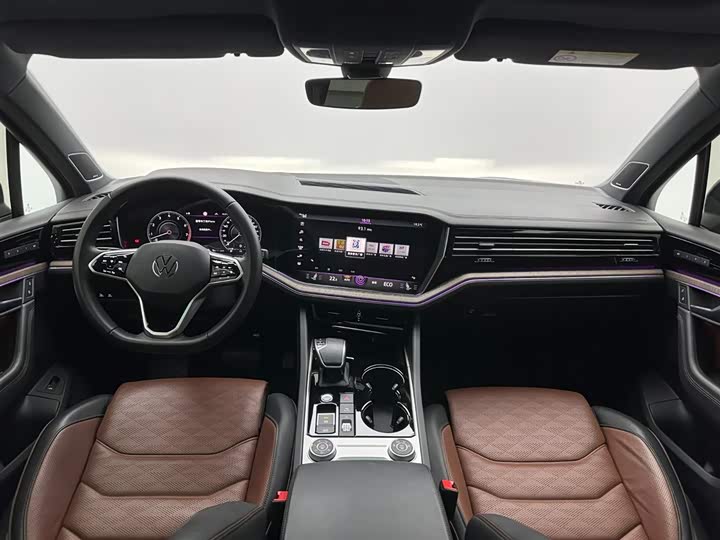 Фото 18 - Volkswagen Touareg