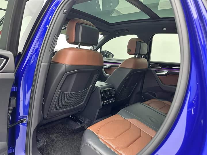 Фото 21 - Volkswagen Touareg